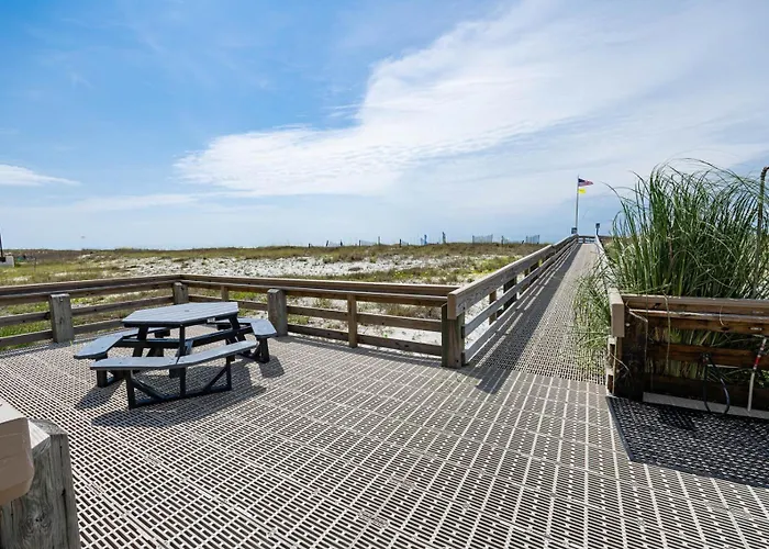 Apartment Island Winds West 672 *