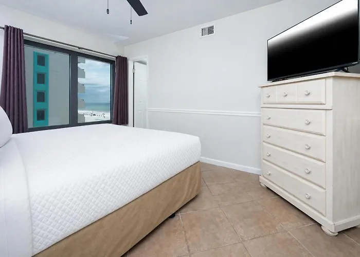 Apartment Island Winds West 672