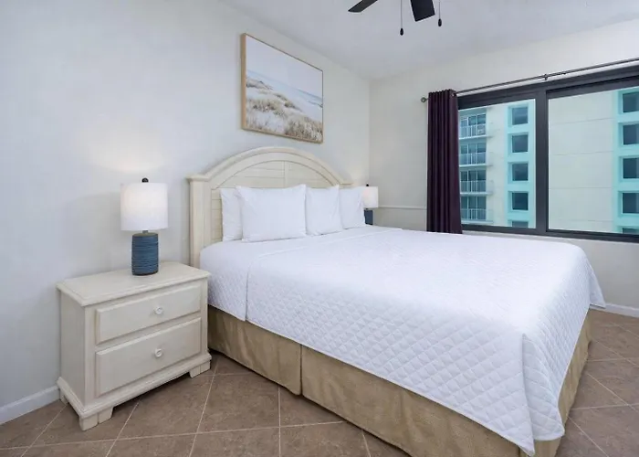 Apartment Island Winds West 672