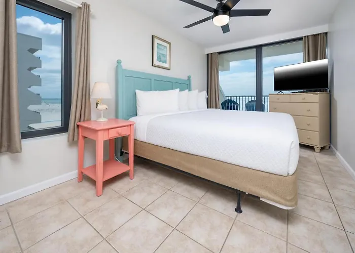 Apartment Island Winds West 672 *
